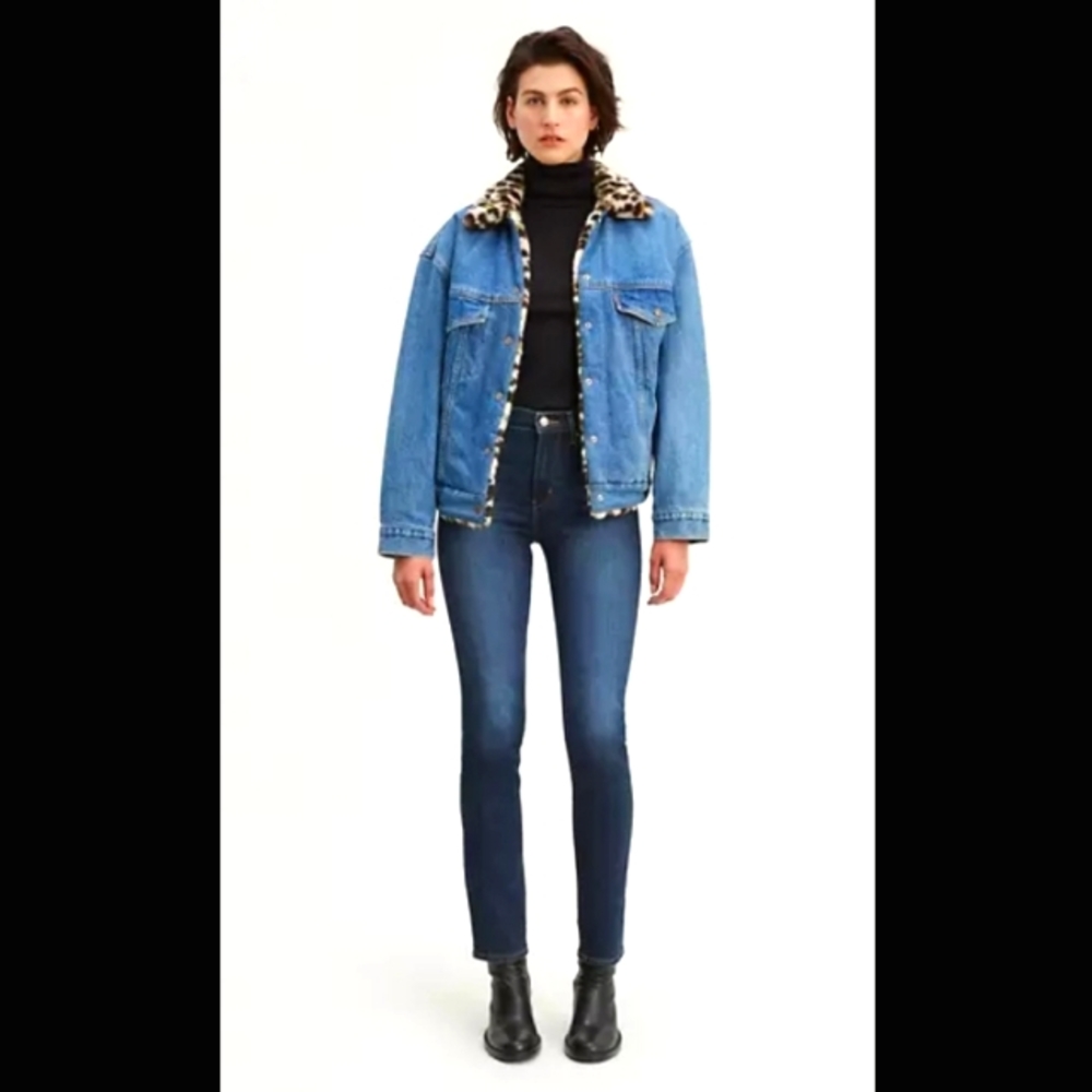 Levis High Rise Straight Leg med wash size 27 waterless